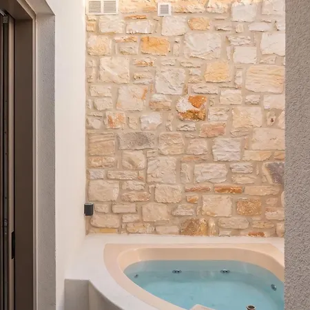 Hotel The Lofts Paros Executive *